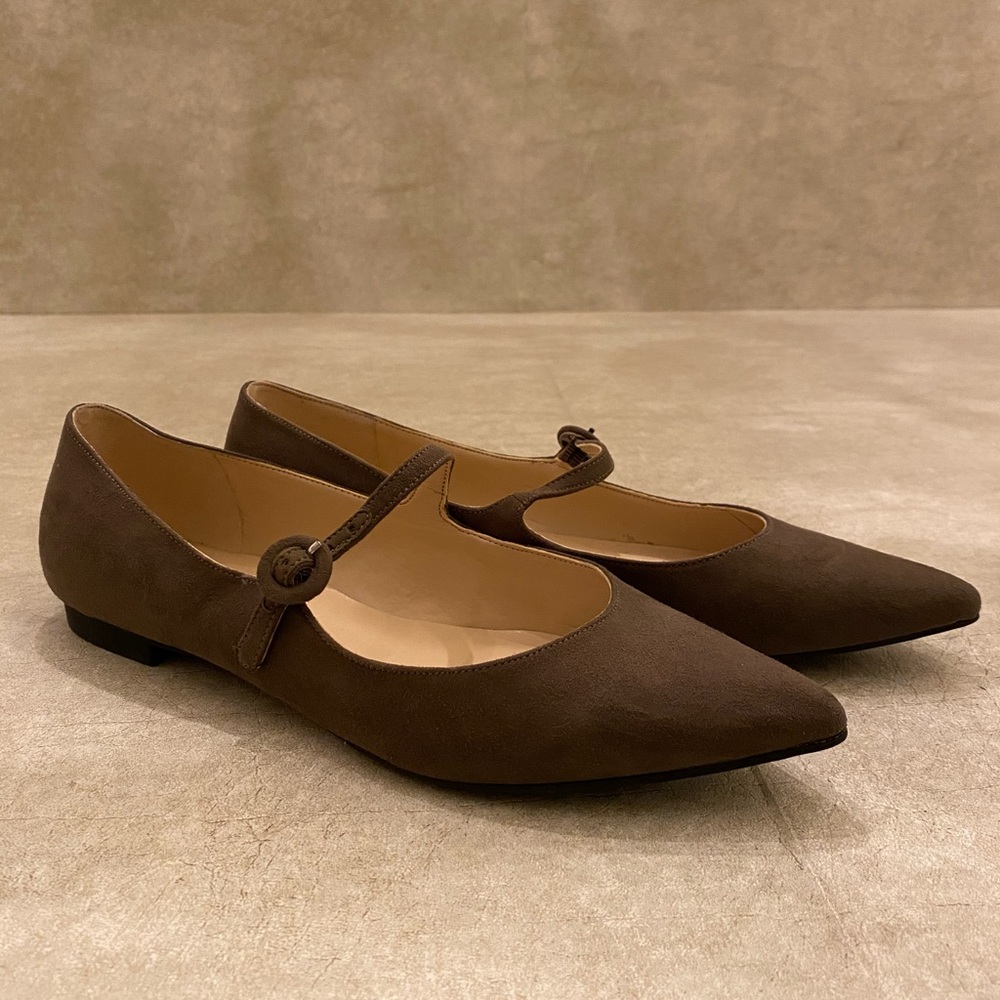 Marc Fisher Olive color flats